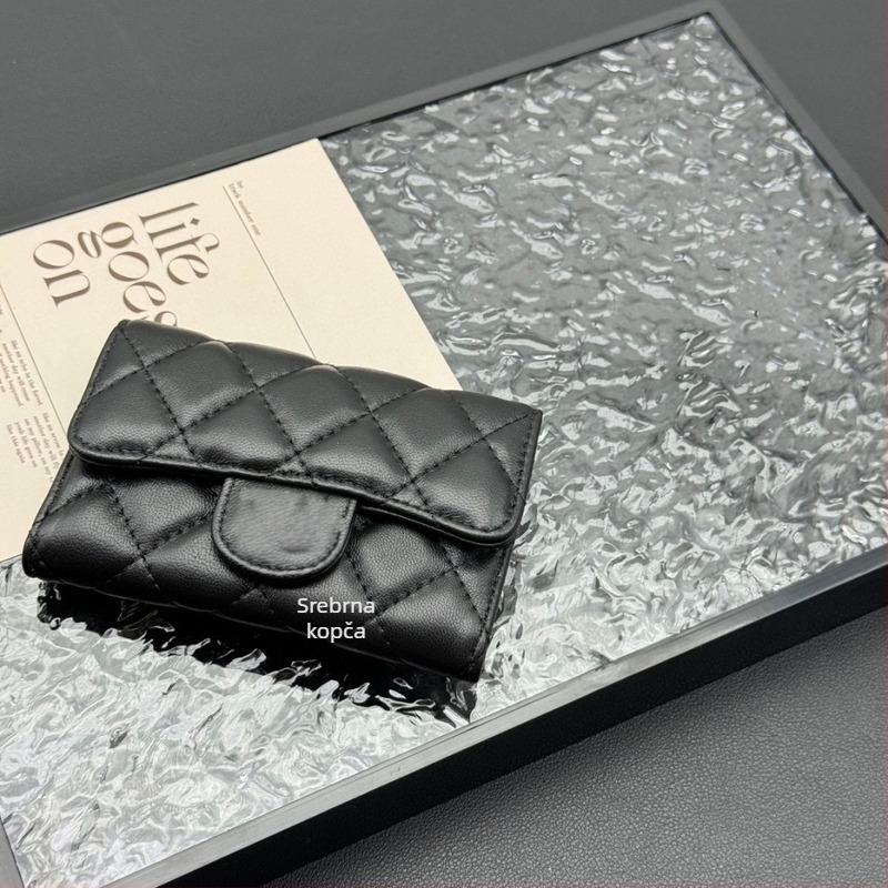 Kožni novčanik za kartice s geometrijskim uzorkom, podstava od platna, 2025 izdanje