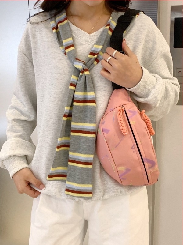 Torba za struk / Crossbody torba s dizajnom slova, Oxford tkanina, zatvarač, džep za dokumente, strukturirani vanjski džep, poliester podstava