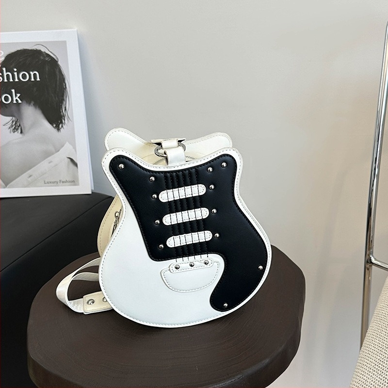 Torba preko tijela s gitarno-inspiriranim dizajnom, PU koža, horizontalni kvadratni oblik, zatvarač, ID džep
