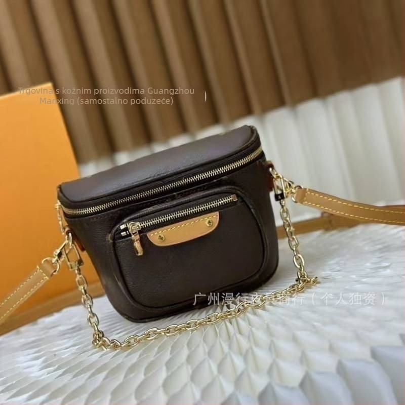 Fisk Mini Bumbag – Kožna torbica za struk s monogram printom, lančana naramenica/crossbody, zatvarač, platnena podstava, ID pretinac, 3D vanjski dio, street fashion, proljeće 2025