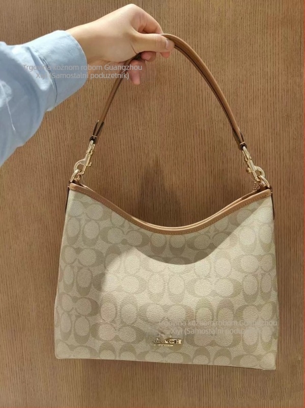 Crossbody torba od prave kože, gradski minimalistički stil, poliester podstava, zatvarač, vodoravni kvadratni oblik, unutarnja pretinica za dokumente, dvostruki remeni, Zima 2025
