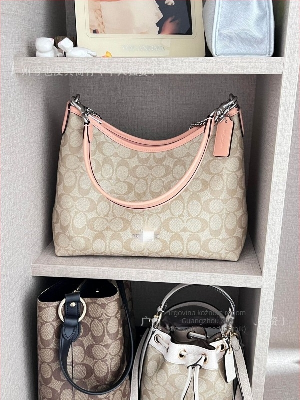 Crossbody torba od prave kože, gradski minimalistički stil, poliester podstava, zatvarač, vodoravni kvadratni oblik, unutarnja pretinica za dokumente, dvostruki remeni, Zima 2025