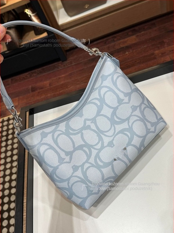 Crossbody torba od prave kože, gradski minimalistički stil, poliester podstava, zatvarač, vodoravni kvadratni oblik, unutarnja pretinica za dokumente, dvostruki remeni, Zima 2025