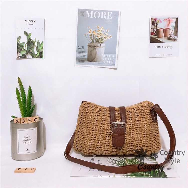 Torba od ratana, pletena, crossbody, horizontalno kvadratnog oblika, zatvaranje zasunom