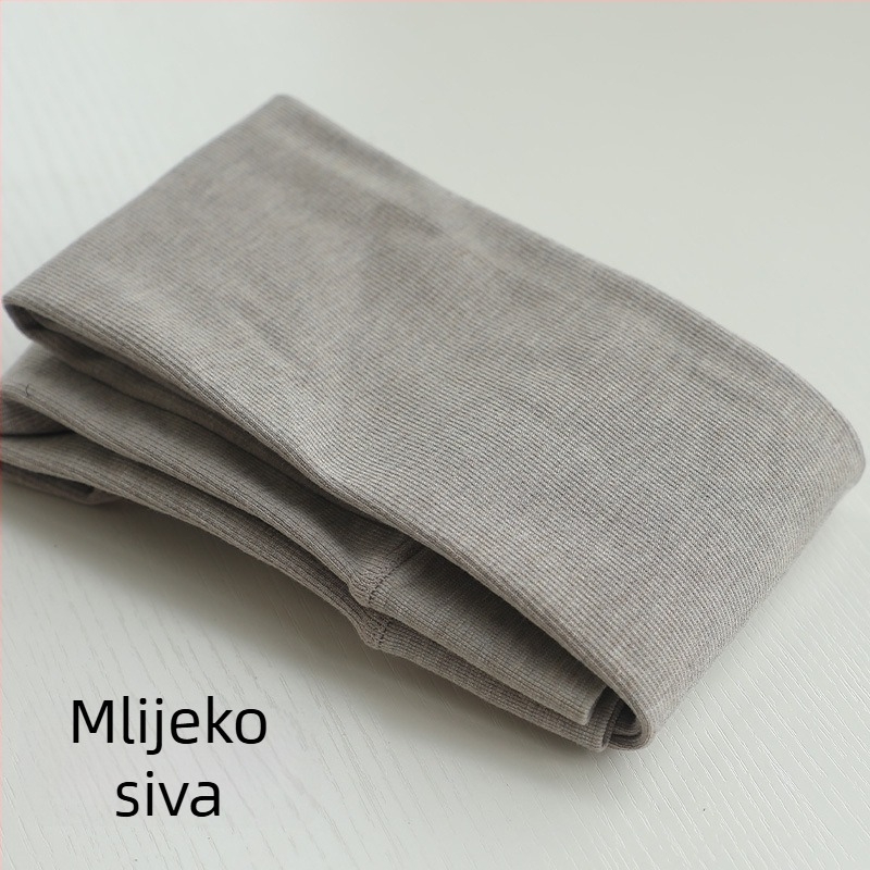 Zimske tajice u boji zobi mliječno-čajne boje, 900D flis unutrašnjost, vertikalne pruge, tople i oblikuju siluetu, osnovni sloj