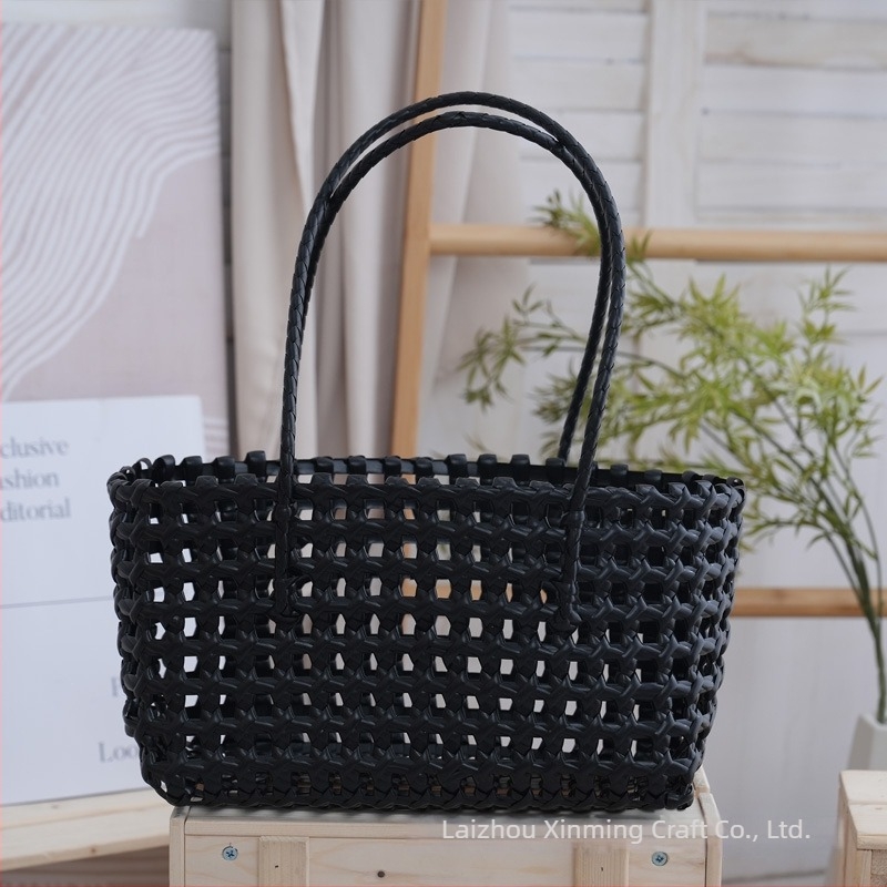 PVC tkano tote torba s perforiranim uzorkom, kvadratnog oblika, otvoreni vrh, unutarnja džep kamera, srednja čvrstoća, stil mix‑and‑match