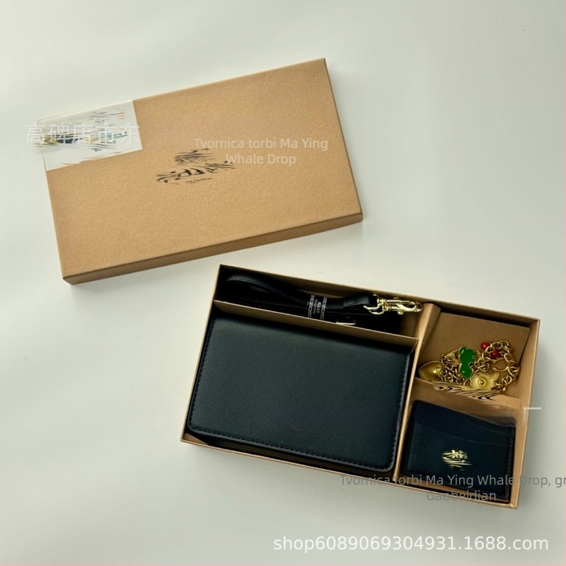 Ženska crossbody torba - horizontalno četverokutnog oblika, PU materijal, zatvaranje klipom, unutarnja zip džepa, jedna naramenica