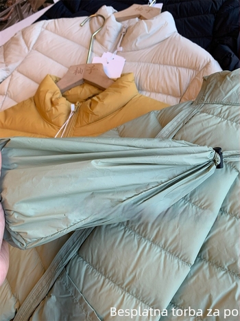 Tanko najlon jakna s bijelim pačjim perju 85-90% sadržaja, stojeći ovratnik, zatvarač