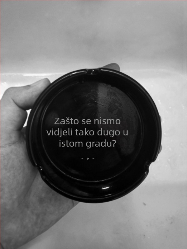 Keramički pepeljara s graviranim tekstom, model 985, marka Yanshi