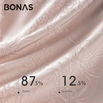 Ženske čipkaste gaćice visokog truka, prozračne i antibakterijske; glavni materijal 80–90% najlona; podstava 90–95% viskoze; uzorak: slomljeno cvijeće