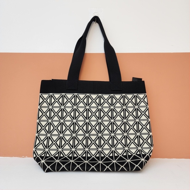 ZX bucket torba — gradski stil, poliester, uspravnog kvadratnog oblika, zatvaranje šnalom, unutarnja džep za mobitel