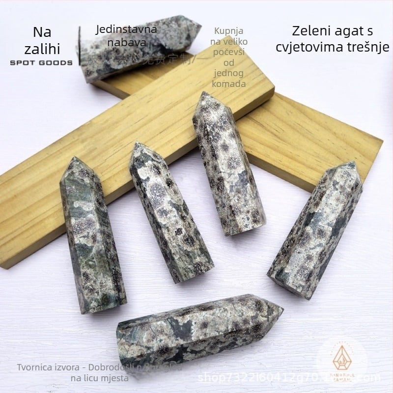 Prirodni zeleni kristalni šesterokutni stup s jednim vrhom