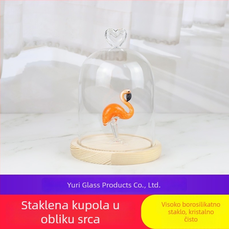 Sačuvano cvijeće pod staklenom kupolom, mini pejzaž i figure od blokova, staklena kugla u obliku srca
