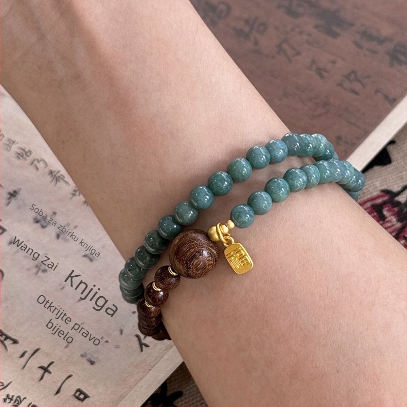 Narukvica od Hetianskog nefrita i sandalovog drveta