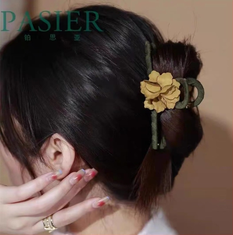 Veliki klips za kosu u obliku morskog psa sa platnenim cvijetom - elegantan žuti dodatak za kosu za žene