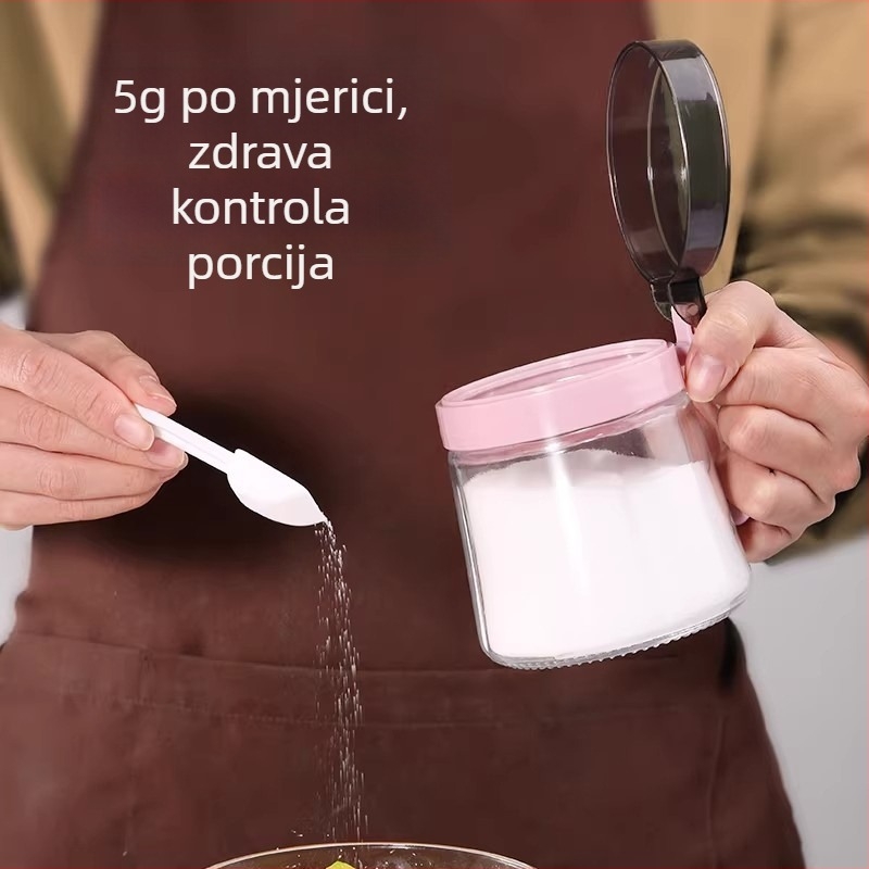 Stakleni set začinskih posuda za kućanstvo s posudom za sol i posudom za ulje te staklenim bočicama – moderan minimalistički dizajn.