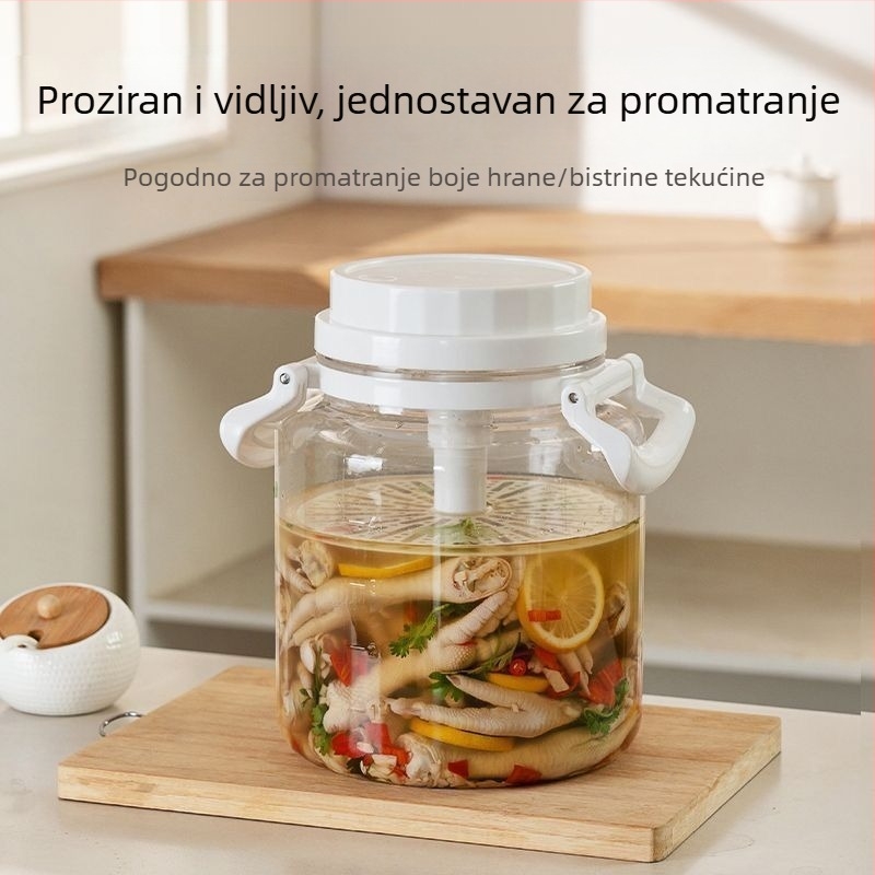 Hermetički zatvorena plastična staklenka s ručkom – za čuvanje kiselih krastavaca i ljutih umaka