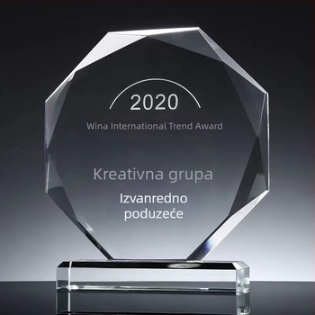 Kristalna trofejna pločica sa suncokretom za završetak studija - suvenir poklon
