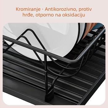 Jednostruki stalak za sušenje posuđa i čaša na kuhinjskoj radnoj površini
