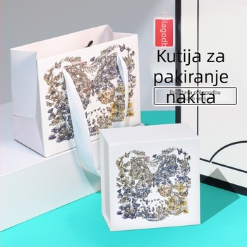 Kutija za nakit s zlatnom ugraviranim dizajnom leptira i cvijeta, preklopni poklop, 10×10 cm, za prstenje, ogrlice i narukvice