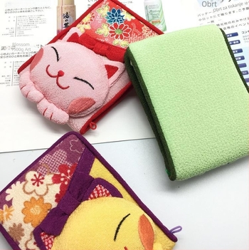 Smiling Dream Lucky Cat AK-22 četvrtasto kozmetičko ogledalo s japanskim stilom tekstilnom završnicom, prenosno stojeće ogledalo za žene