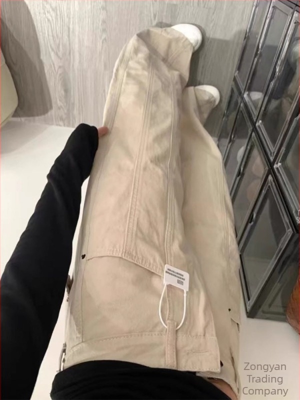 Ženske traperice u retro stilu, plus veličina, straight kroj, visok pojas, opuštena silueta, široke nogavice, duljina do poda, proljeće–jesen.