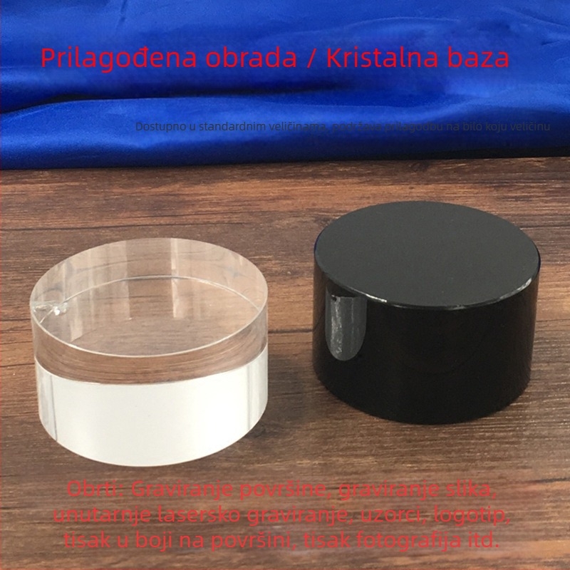 Kristalna baza 774, s oblicima kvadrata, trapeza i pravokutnika, prozirno kristalno staklo, gravirani logo, baza za trofeju