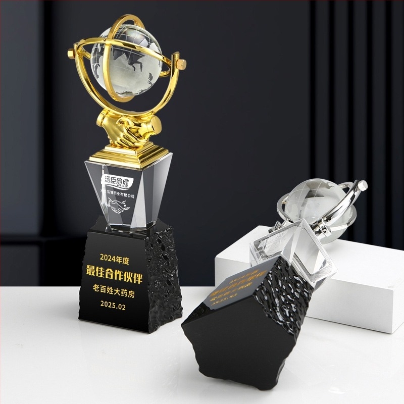 Kreativni kristalno‑metalni trofej, nagrada za izvanrednu timsku suradnju, nagrada za dobavljača, luksuzni model rukovanja šakama
