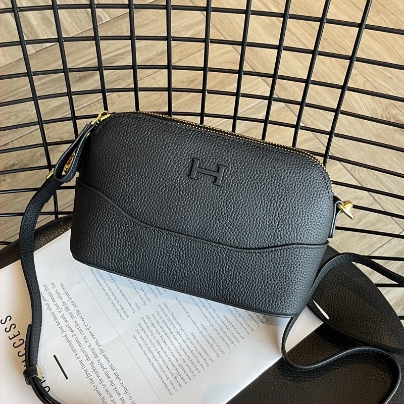 Ženska mala kožna crossbody torbica, 2026 modni trend, praktična torbica za telefon, za rameno