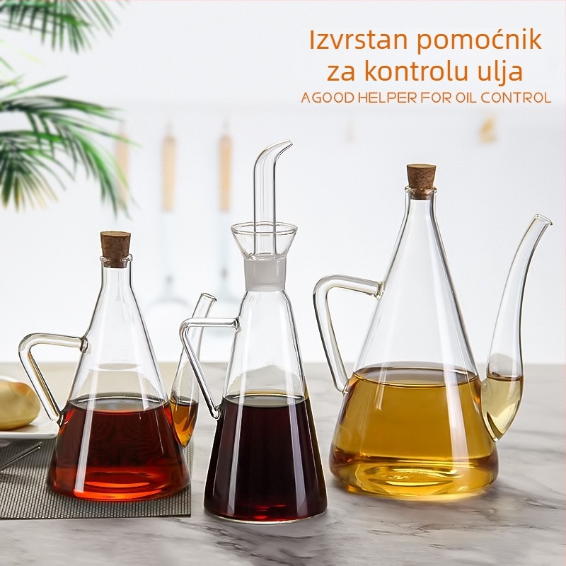 Staklena bočica za začine u kuhinji – ocat, sezamovo ulje, sojin sos i kuhinjsko vino