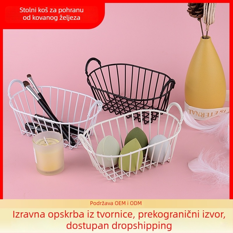 Kremasto-bijeli metalni koš za pohranu s ukrasnim značkama, Instagram stil rekvizita za fotografiranje