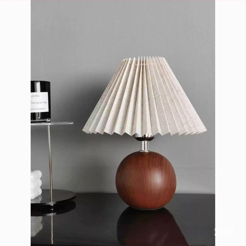 Nordijska stolna lampa s plisiranim abažuruom, noćna svjetiljka za spavaću sobu, dekorativna retro lampa