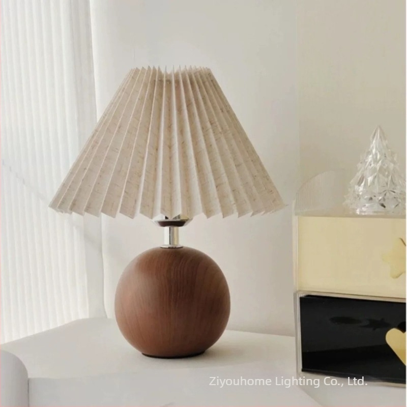 Nordijska stolna lampa s plisiranim abažuruom, noćna svjetiljka za spavaću sobu, dekorativna retro lampa