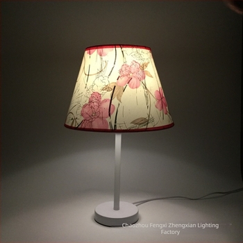 Kineskog stila retro stolna lampa s platnenim abažurom, E27 držač, cvjetni dizajn, za spavaću sobu, dom ili hotelski hodnik