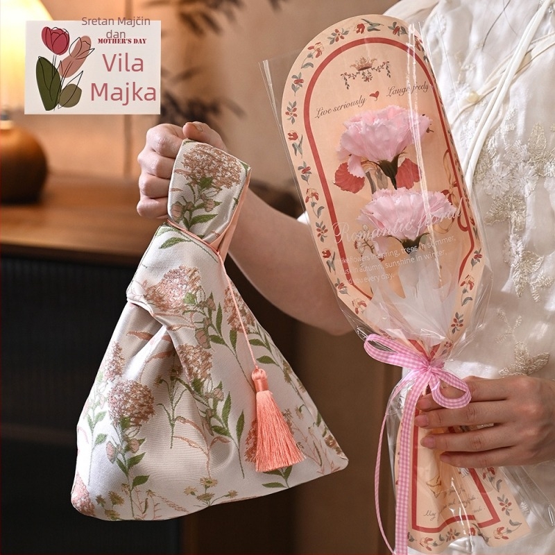 Mali buket karanfila s vječnim sapunim cvijećem – umjetni dekorativni cvjetovi