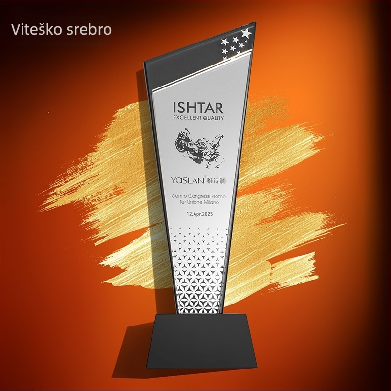 Prilagođeni kristalni trofej za dodjelu nagrade izvanrednom zaposleniku na svečanoj ceremoniji godišnjeg sastanka tvrtke