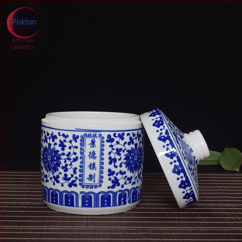 Porcelanska vintage posuda za pastu sa zatvaračem, namijenjena skladištenju fermentiranog tofua, guste pašte i tradicionalne kineske medicine.