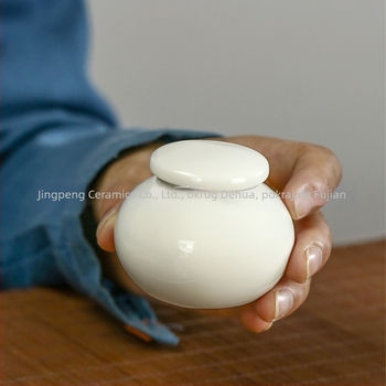 Bijela keramička posuda s hermetičnim poklopcem, mini posuda od Dehua porcelana za čaj i pastu tradicionalne kineske medicine