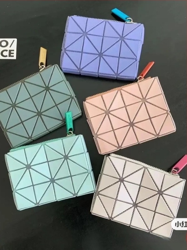 Ženski mali novčanik s geometrijskim uzorkom i rombom šivom, prostor za kartice, mini torbica za ruž i futrola za ključeve automobila