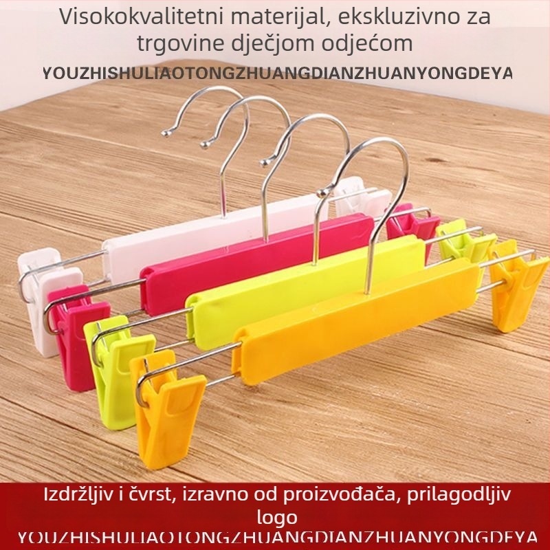 Plastične vješalice za trgovine dječjom odjećom; za bebe, malu djecu i veću djecu.