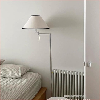 Podna lampa u korejskom stilu s podesivim ramenom i LED osvjetljenjem, moderna minimalistička ambijentalna lampa za dnevni boravak i studio
