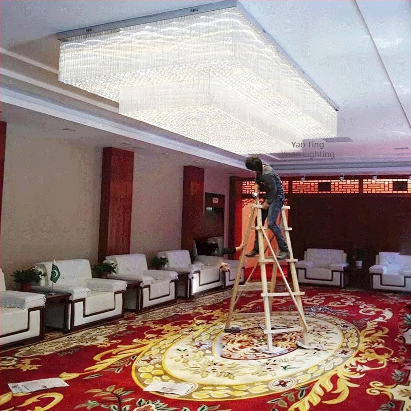 Prilagođeni željezni lusteri za velike trgovačke centre, hotelska predvorja i banketne dvorane; nestandardno projektno osvjetljenje