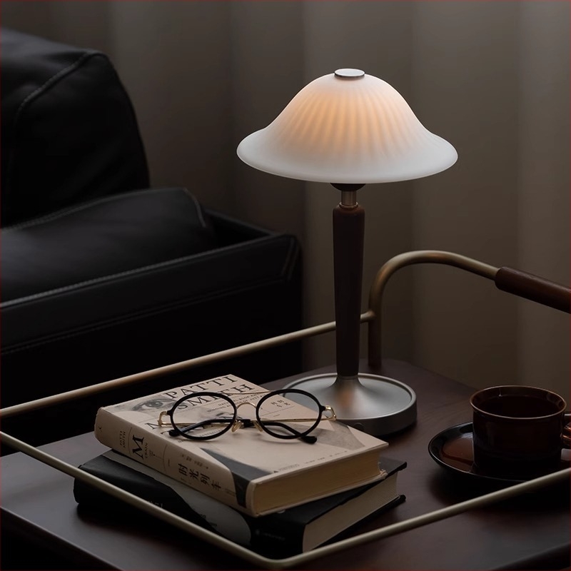 Drvena stolna lampa u obliku gljive sa staklenim sjenilom, vintage stil, dekorativna noćna rasvjeta za spavaću sobu i radni prostor