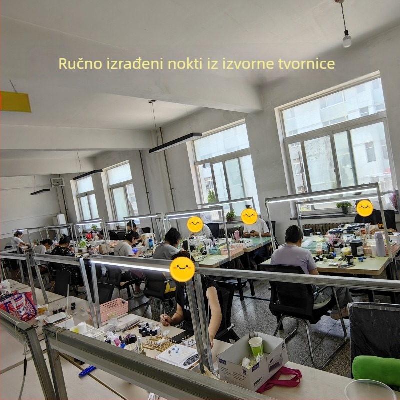 Ručna manikura s cat-eye učinkom, kratki nokti, Instagram stil, slatko i nježno, prednarudžba manikure