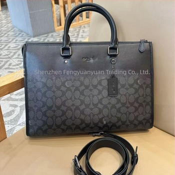 C's Gotham kožna poslovna torba s velikim kapacitetom, preko ramena ili crossbody, za 10-inčni laptop
