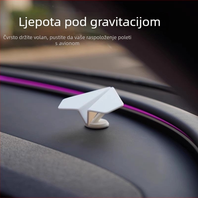 Dekor unutrašnjosti automobila: papirnati avion u drift stilu