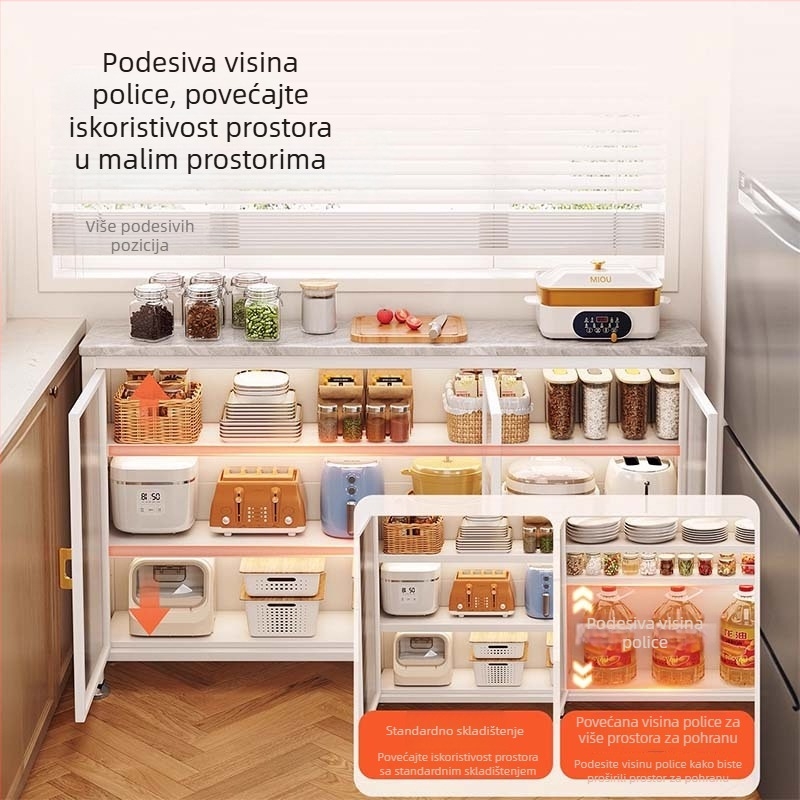 Uski kuhinjski ormar za pohranu s frontama od svijetlog panela i ultratankim bočnim ormarićem