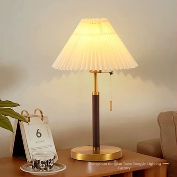 Nordijska plisirana dekorativna podna lampa, minimalisticki luksuzni stil, pogodna za dnevni boravak, radnu sobu ili spavaću sobu