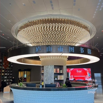 Prilagođeni projekt osvjetljenja za hotelski lobby - željezni luster s LED, moderni minimalistički stil, pogodna za dvoranu za bankete i knjižnicu