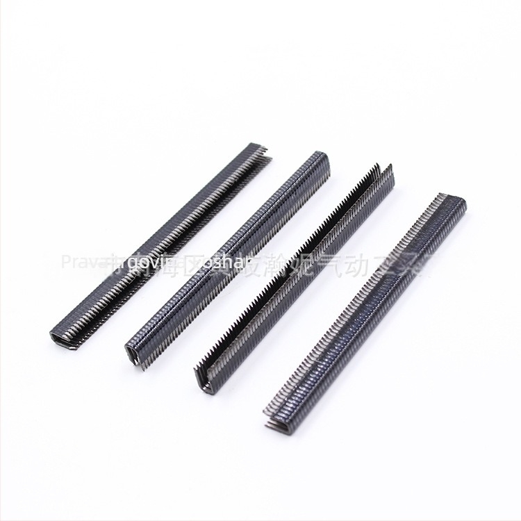 U-obličeni ekseri od visokougljičnog čelika, crni, 1,25×0,9 mm, duljina 10 mm, za aluminijske cijevi i čelične ploče